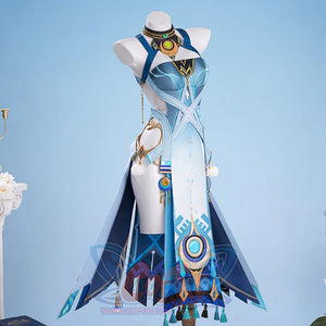 Focuses on the gold - green neckpiece, intricate chest patterns, and hanging chains, showcasing detailed upper - body decor.