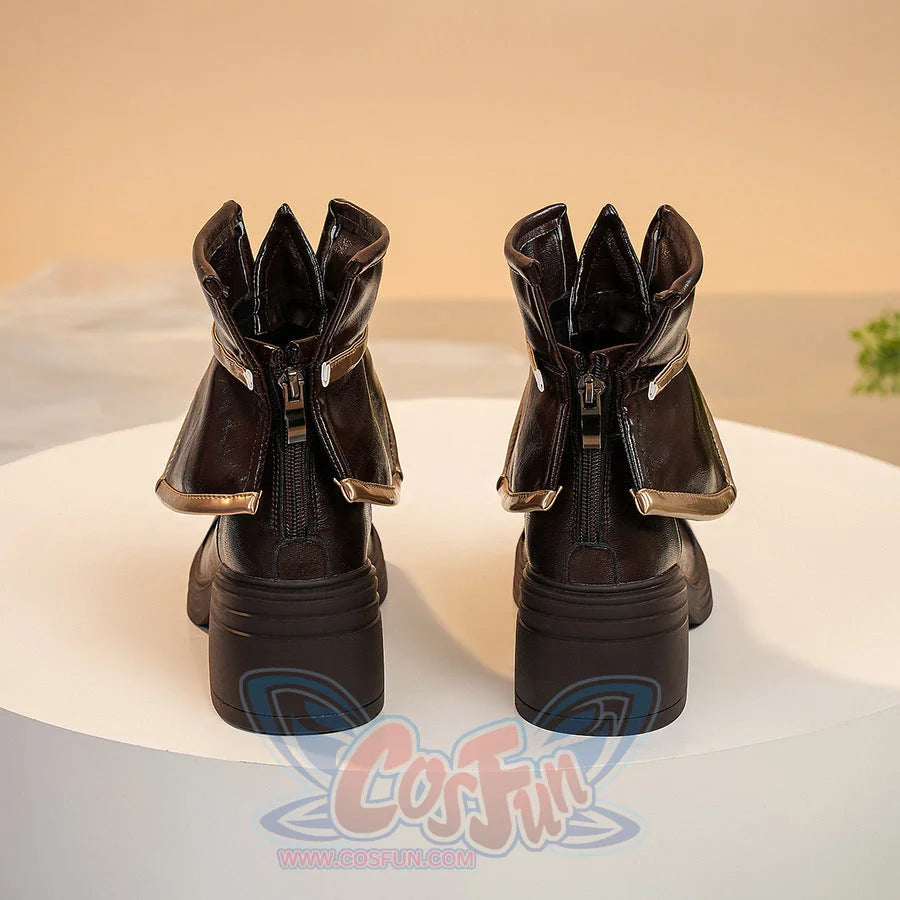 Linnea cosplay boots back view displaying crown-shaped top, center zipper, and gold accent details