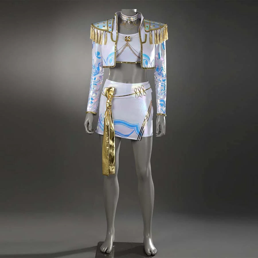 The cosplayer dons a Mira - themed outfit featuring a white crop top, a short jacket with gold epaulets and tassels, a matching skirt with blue patterns and a gold sash, all paired with beige boots, set against a purple backdrop.