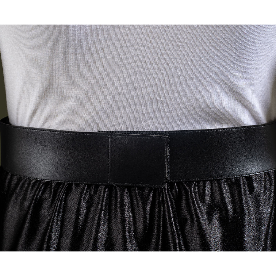 The Johnny Cage Cosplay belt is secured with Velcro on the back.