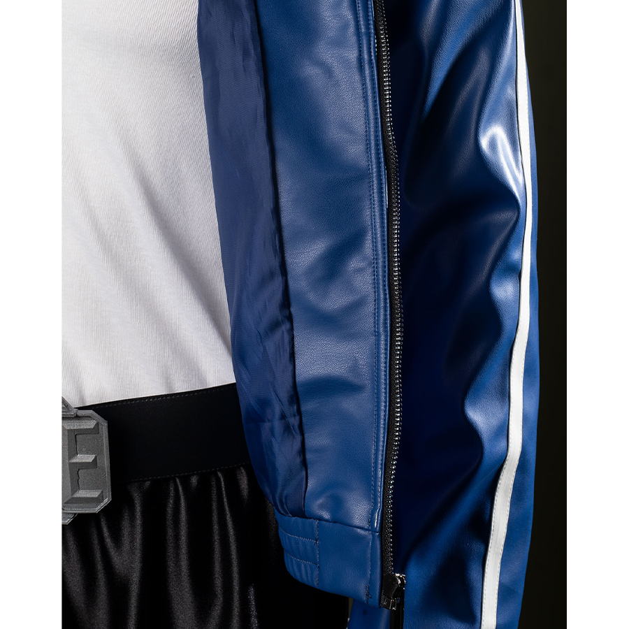 The lining is a dark blue, similar in color to the coat, creating a harmonious overall look.