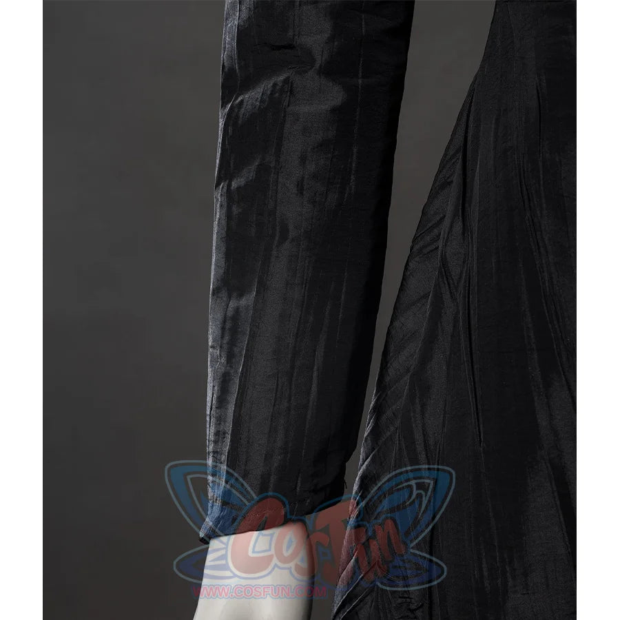 Wicked: For Good Elphaba Cosplay costume&#39;s sleeves are narrow with line texture.