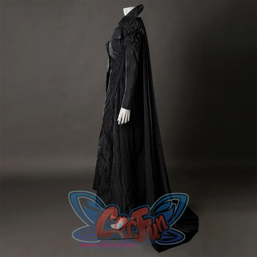 Movie Witch Elphaba Cosplay costume&#39;s long coat is made of black wrinkled cloth, which is designed with a tight waist, a large skirt, and narrow sleeves with stylish suit collar, and a velvet long cape on the back.