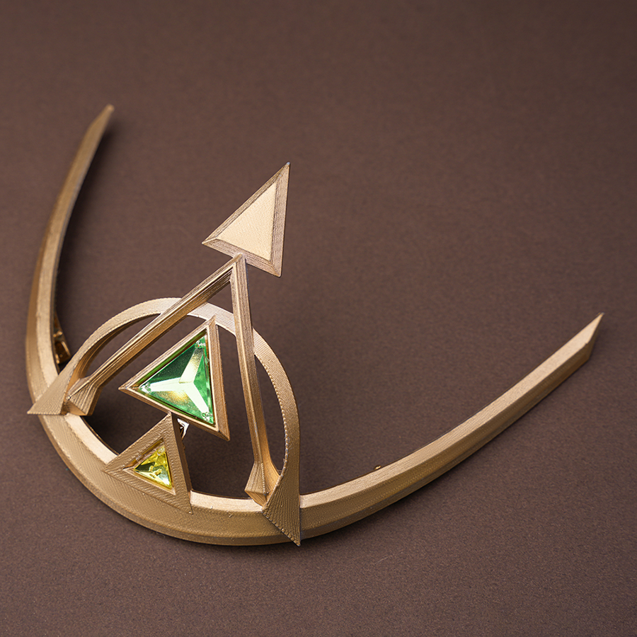 Genshin Impact Nefer Cosplay Costume, front headwear, mainly golden and green colors.