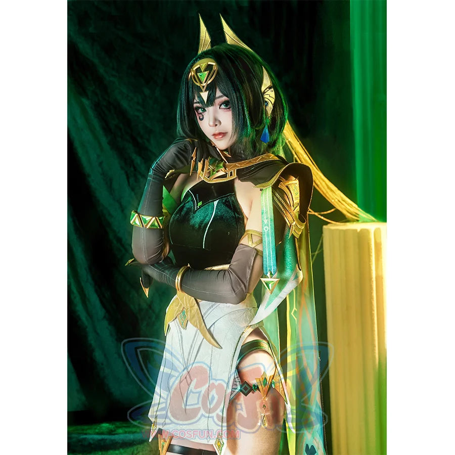 Genshin Impact Nefer Cosplay Costume, the skirt has a slit on the left side, connected by green belt. 