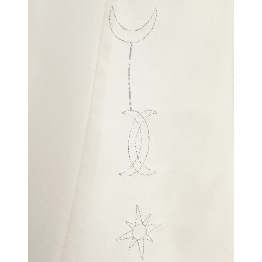 Nu: Carnival Edmond Cosplay Costume, the dress has embroidered details.