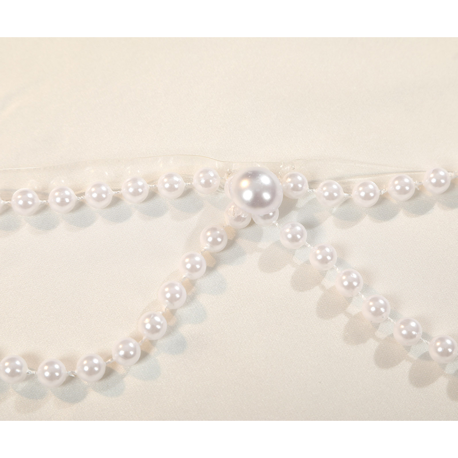 Nu: Carnival Edmond Cosplay Costume, a pearl leg chain is worn on the left thigh.