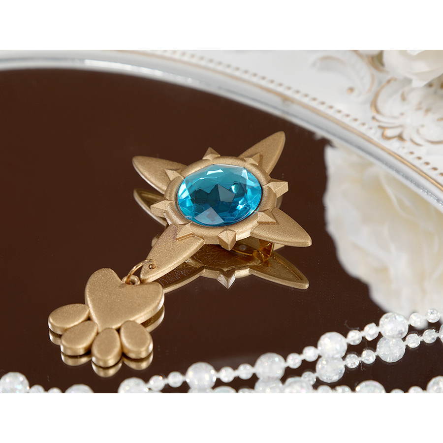 Nu: Carnival Garu Cosplay Costume, gold and blue accessory is decorated on neck scarf.