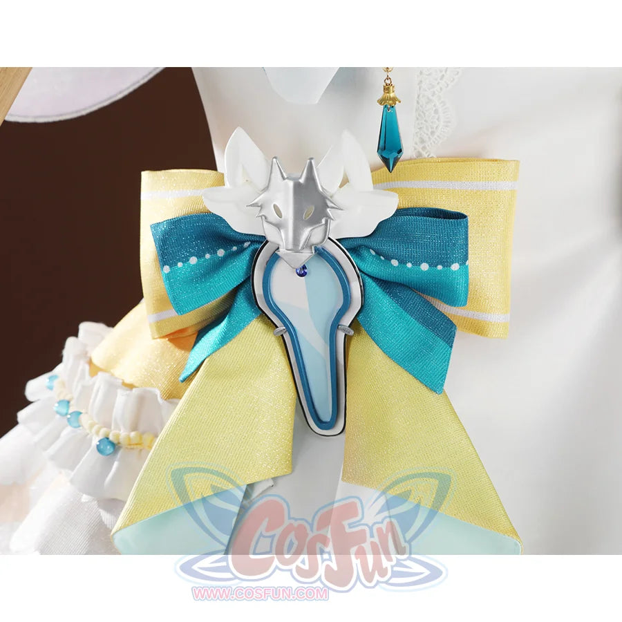 Nu: Carnival Garu Cosplay Costume, there is a yellow and green bow with a silver wolf-shaped decoration.