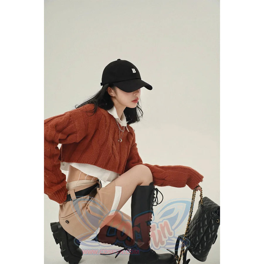 A New Loose-Fitting Vintage Short Sweater For Early Spring