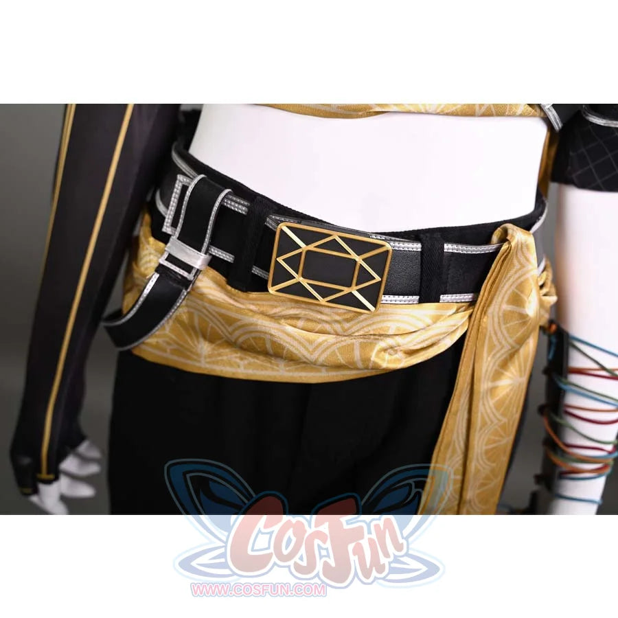 A close-up of the belt on Sciel's cosplay costume, featuring a gold emblem and a stylish design that adds to the overall look.