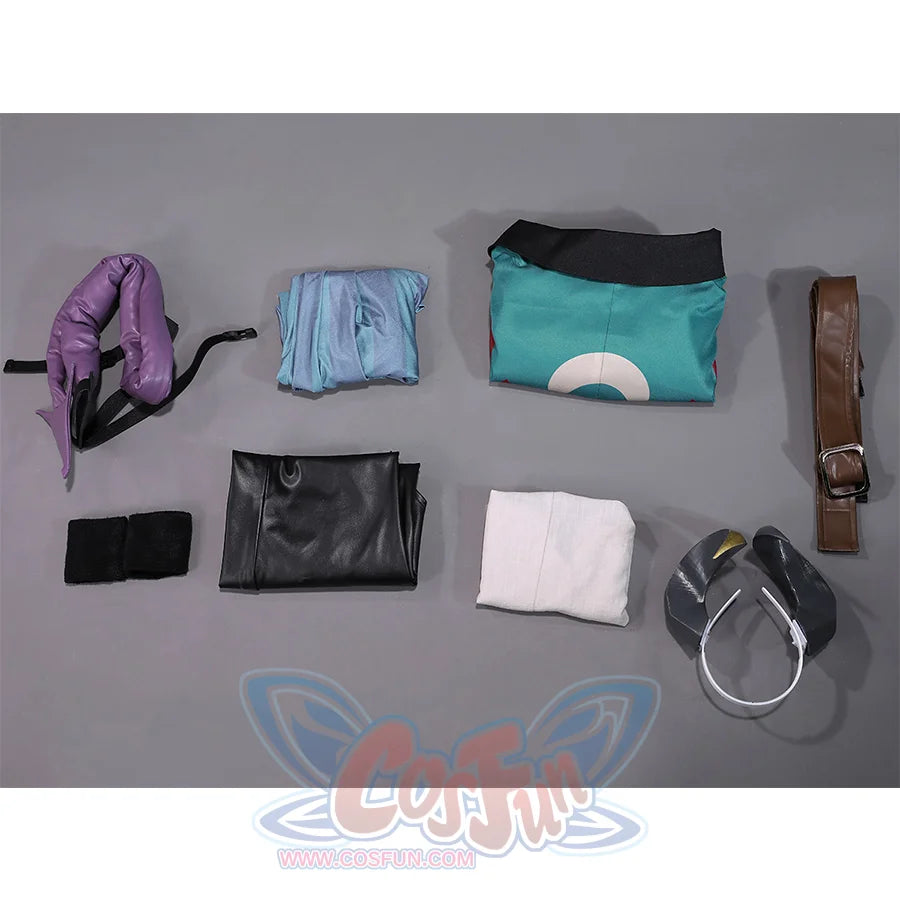 Mollymauk cosplay costume complete set with all accessories and garments laid out