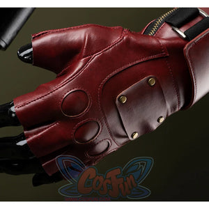 Dark reddish-brown armored gloves, with protective structures on the joints and the back of the hands.