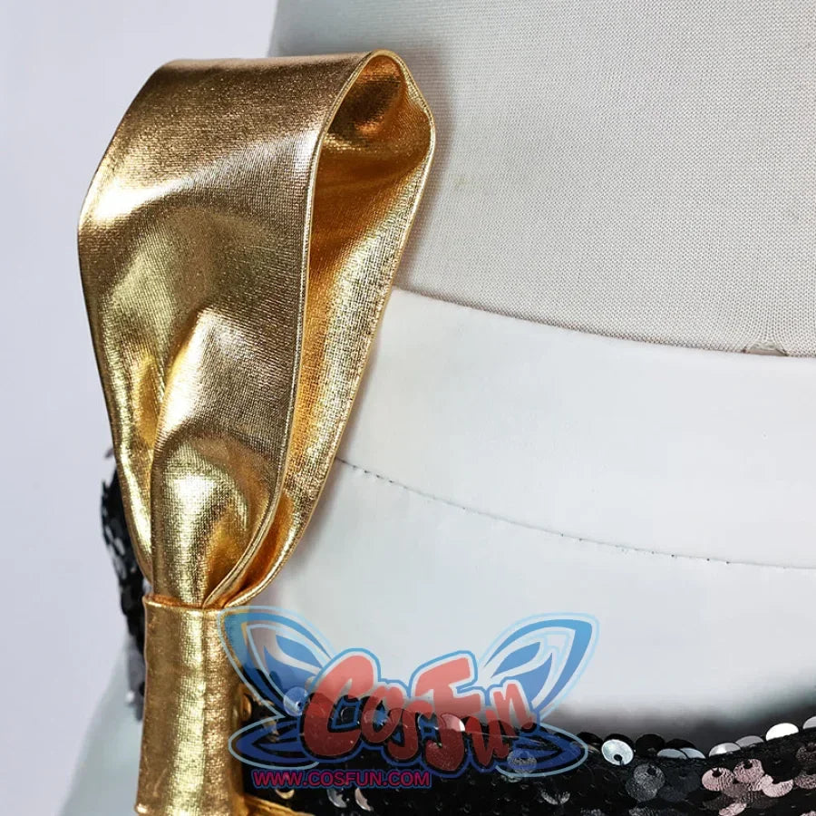 Deatails of the white mini skirt from Mira&#39;s cosplay costume.