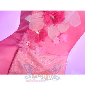 Close-up WinX Club Flora cosplay costume