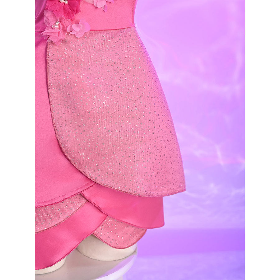 Close-up WinX Club Flora cosplay costume