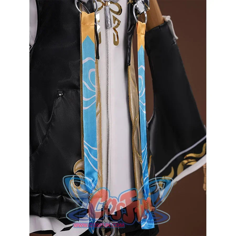 Wuthering Waves Buling Cosplay costume has a ribbon on each side of the collar, mainly blue and yellow.