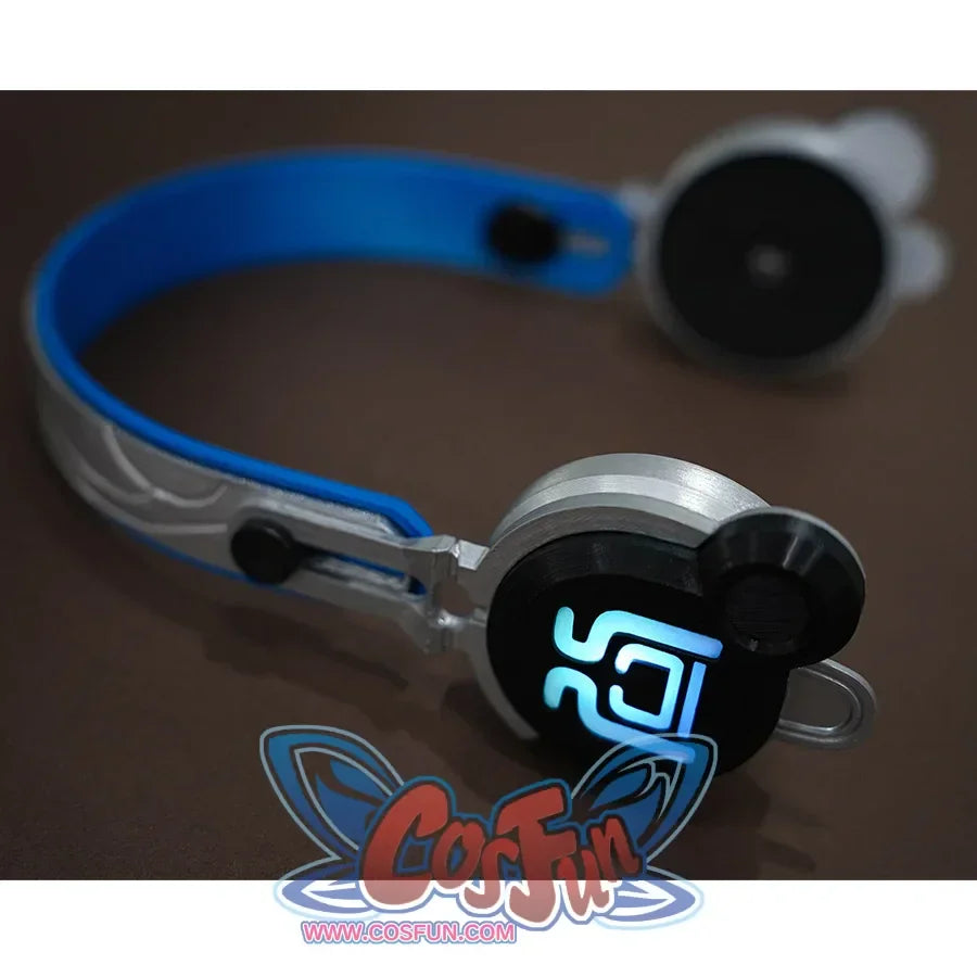 The Buling's cosplay Headphones have silver decorative stripes on the outside and blue on the inside, the earphones are adjustable on both sides, the earmuffs are round and have a futuristic pattern.