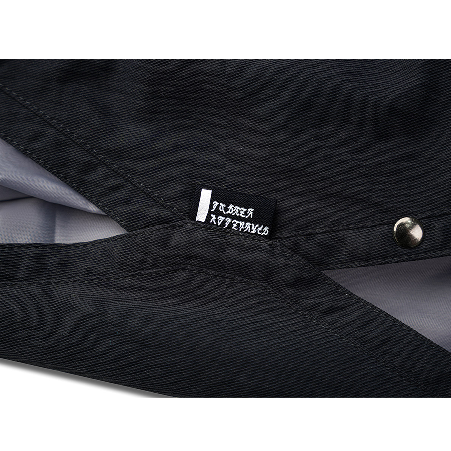 Wuthering Waves Chisaki Cosplay Costume, there is a white text on a black background decoration.