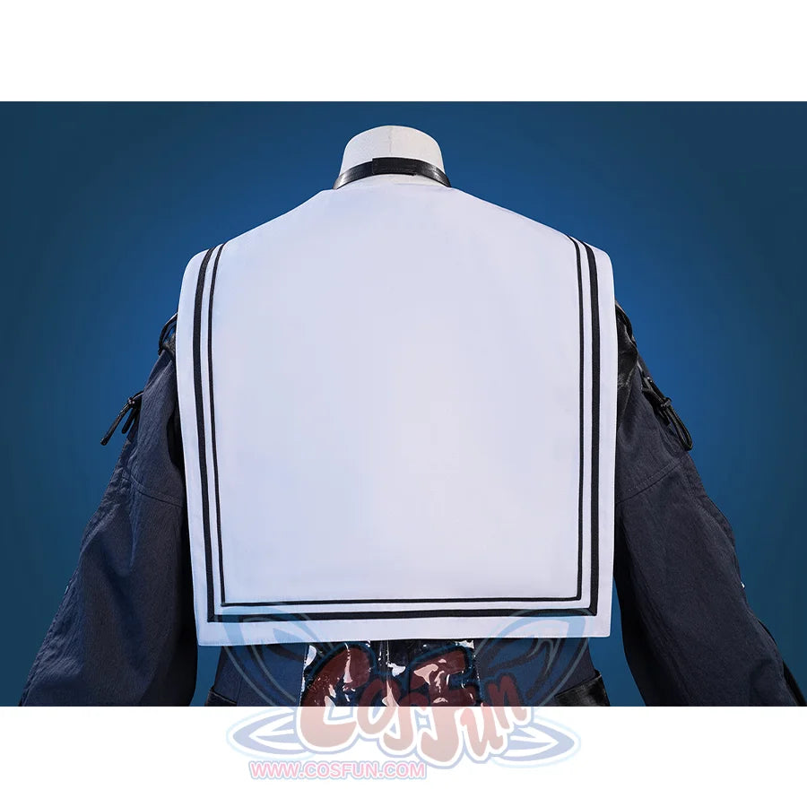 Wuthering Waves Chisaki Cosplay Costume, a large white square scarf on the back.