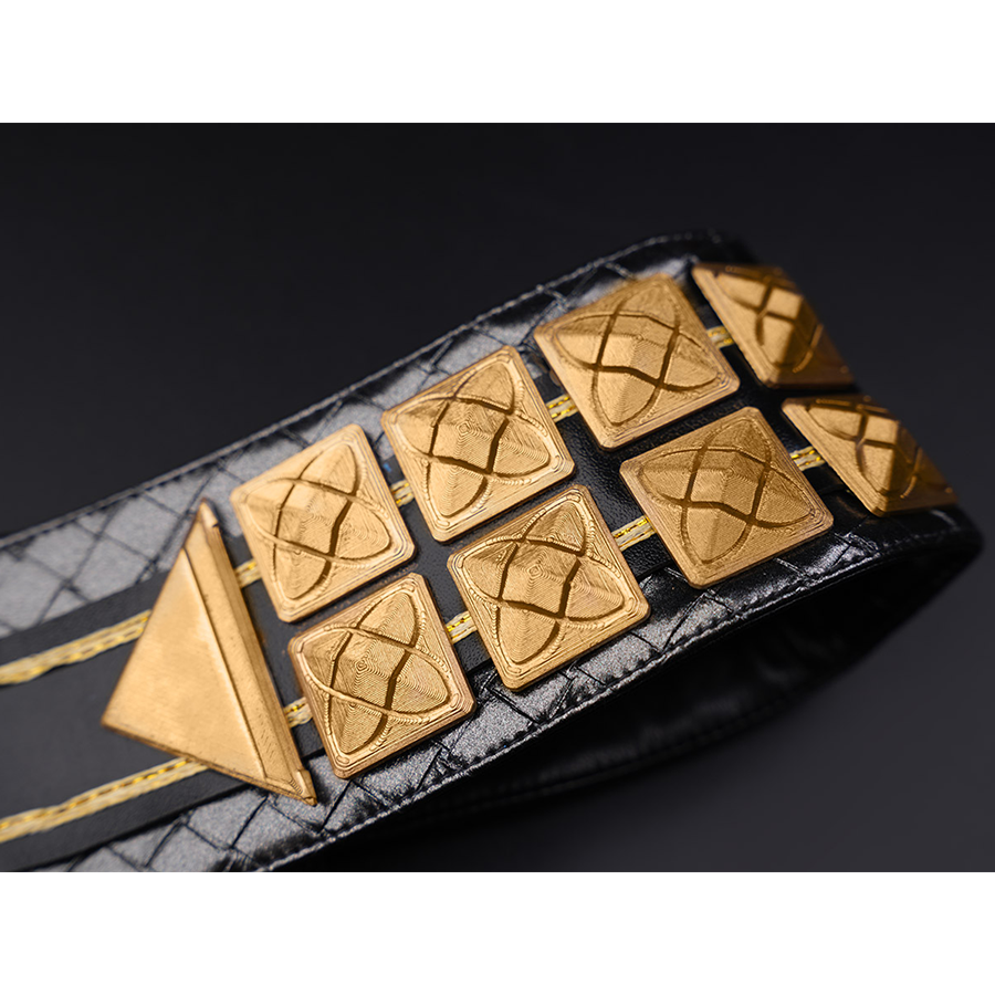 Wuthering Waves Gabrielle Cosplay Costume, it mainly consists of multiple square metal ornaments.