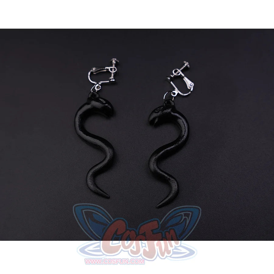 Wuthering Waves Gabrielle Cosplay Costume, black snake earrings.