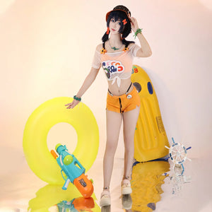 The upper body is orange underwear with a short transparent T-shirt with a colorful pattern on the chest, the lower body is orange shorts, with a green bracelet and a black hat, and there are beige leg rings on the ankles.