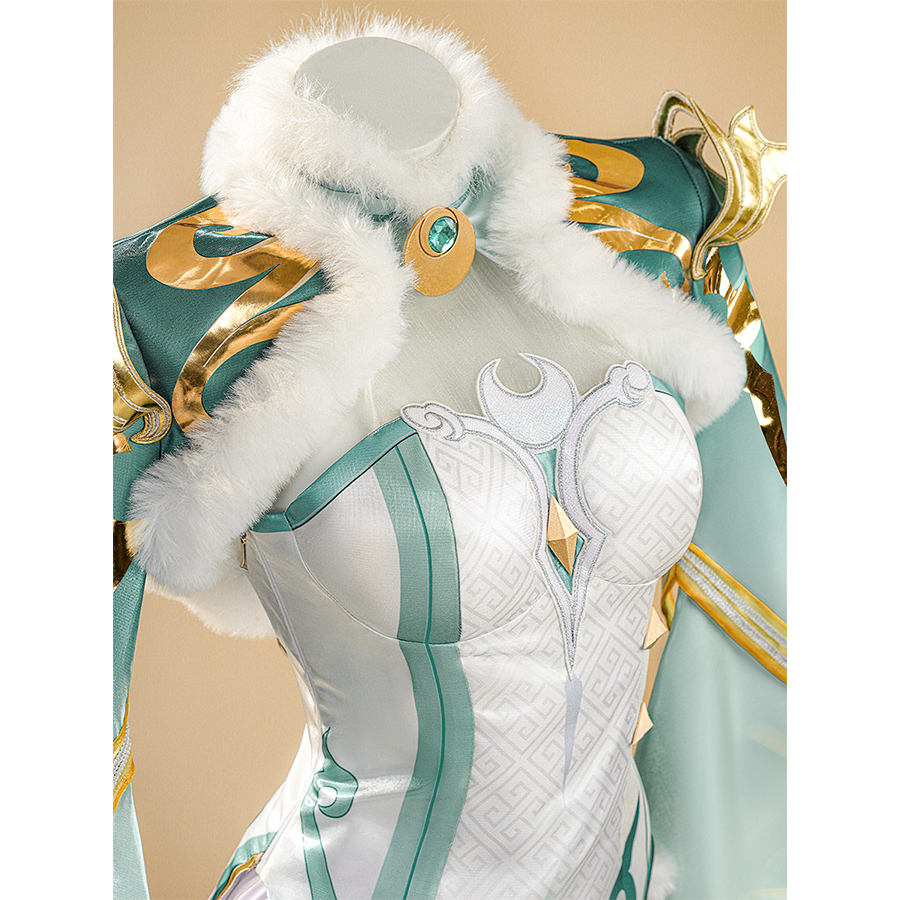 Zibai cosplay costume close-up of shoulder piece with white fur collar and gold embellishments