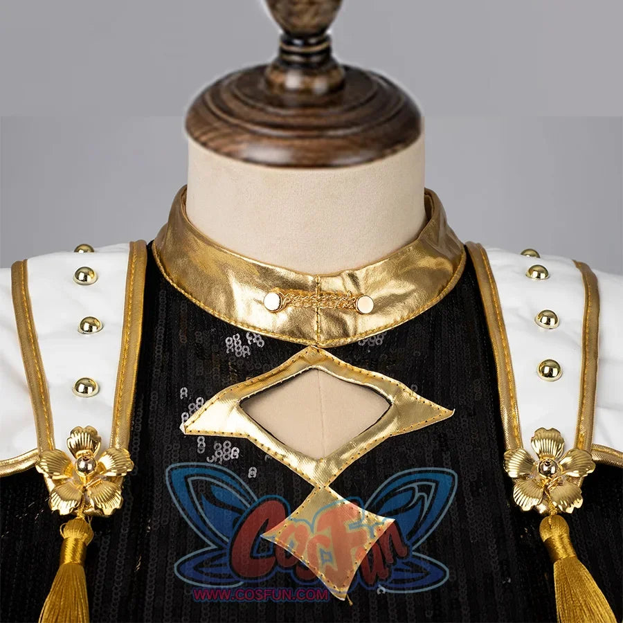 Zoey cosplay costume idol stage outfit showcase: Golden collar, white pads and golden details.