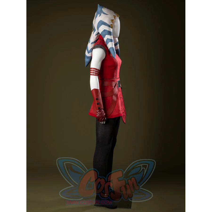 Ahsoka Tano cosplay costume side profile aligns red dress panels over black tights and red gloves.