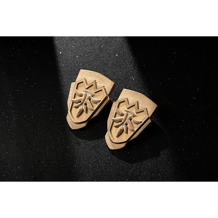 Genshin Impact Amber cosplay hand back accessories pair gold-tone emblems with leaf-shaped cutouts.