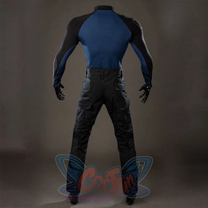 Bullseye Lester cosplay costume turns the blue back panel above black cargo pants and sleeve bands.