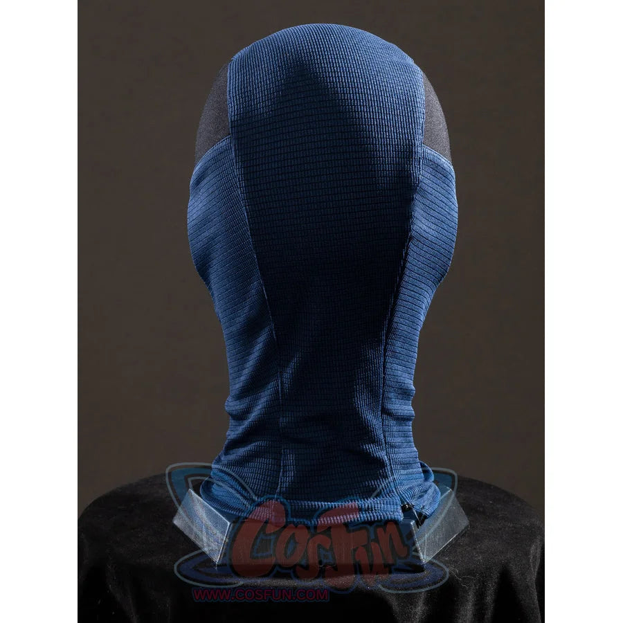 Bullseye Lester cosplay costume turns the hood seams and rear blue panel into view.