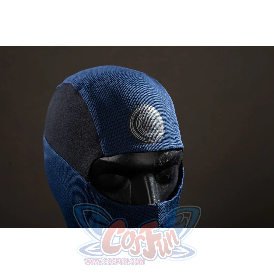 Bullseye Lester cosplay costume centers the forehead target patch above the mask opening.