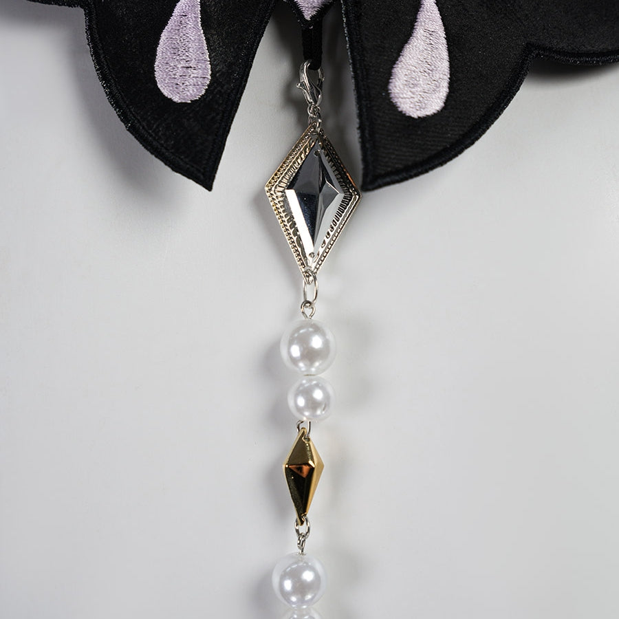 Honkai: Star Rail Castorice Gossamer Flutter cosplay costume presents a black choker charm dangling from a velvet base.