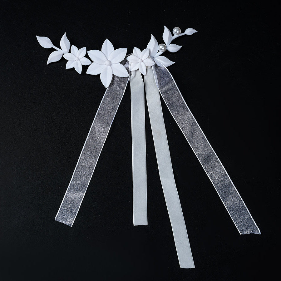 Honkai: Star Rail Castorice Gossamer Flutter cosplay costume includes white floral headpiece accented by silver-tone ribbons.