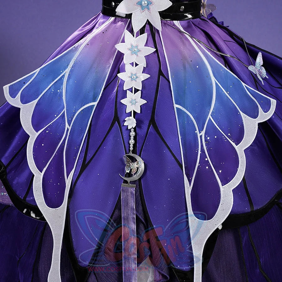 Honkai: Star Rail Castorice Gossamer Flutter cosplay costume presents a detailed waist chain anchored by a metallic moon.