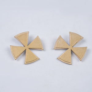Genshin Impact Citlali Whispers of Stars and Smoke cosplay costume pairs two gold-tone clover shaped side waist ornaments.