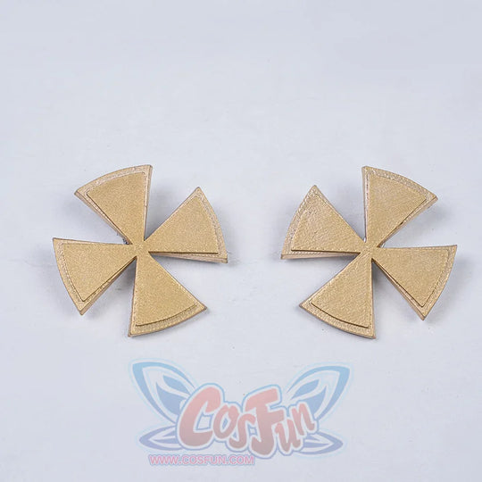 Genshin Impact Citlali Whispers of Stars and Smoke cosplay costume pairs two gold-tone clover shaped side waist ornaments.