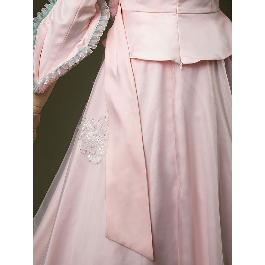 Close up Glinda cosplay costume back view