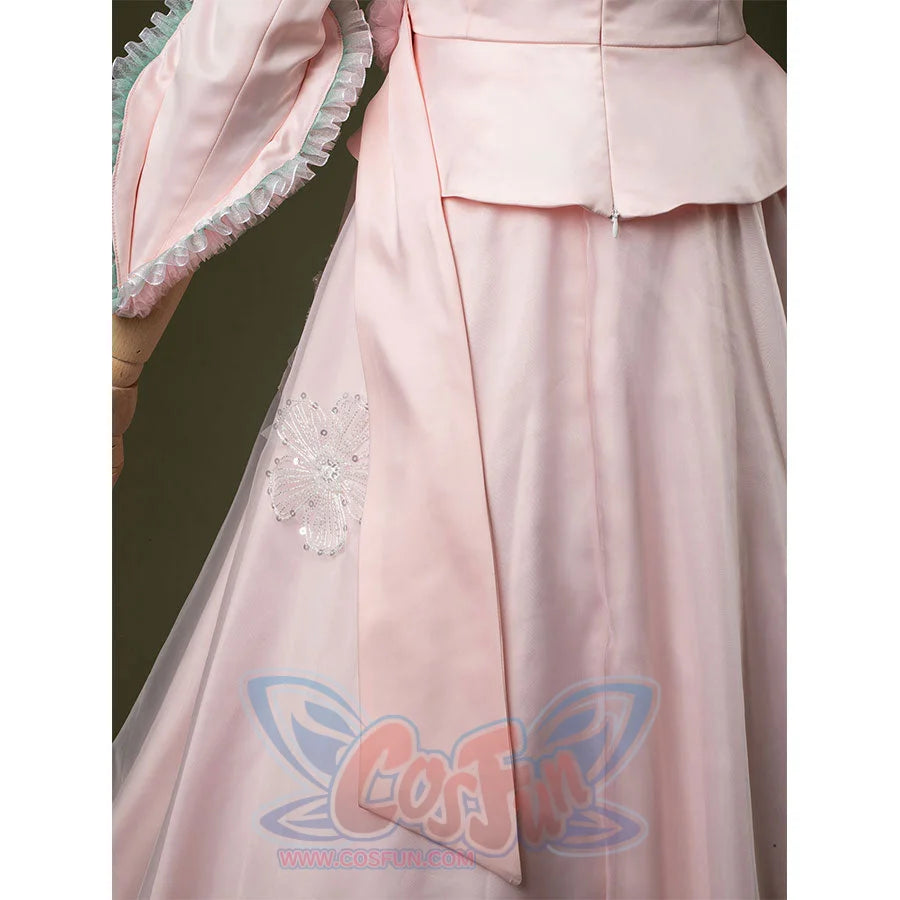Close up Glinda cosplay costume back view