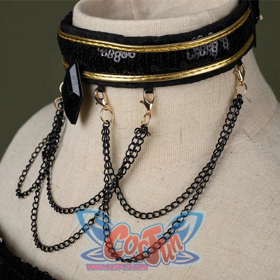 HUNTR/X Kid Mira cosplay costume, black sequins and golden neck accessories, side view