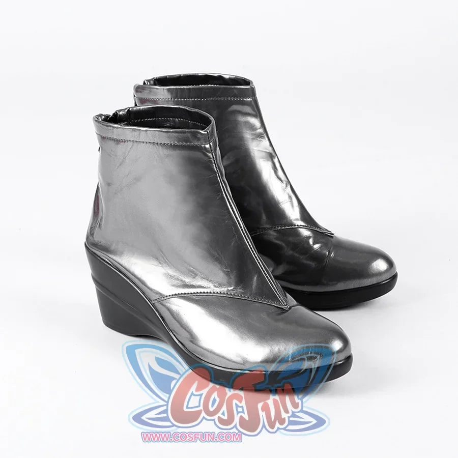 Diana Prince cosplay boots angled back view traces glossy black uppers down to rounded toes and short heels