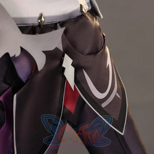 Shoulder detail of Genshin Impact Durin cosplay costume with black coat, white collar, red lining, and small silver charm