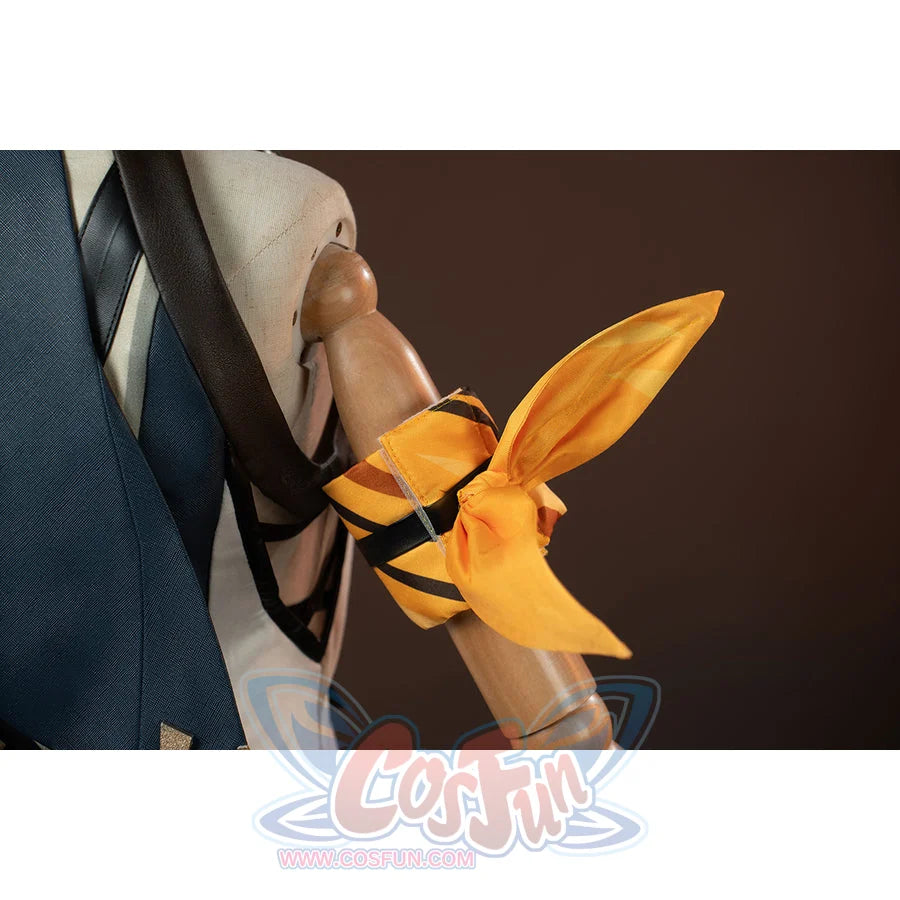 Genshin Impact Bennett cosplay arm accessory detail gathers yellow fabric into pointed bow-like layers