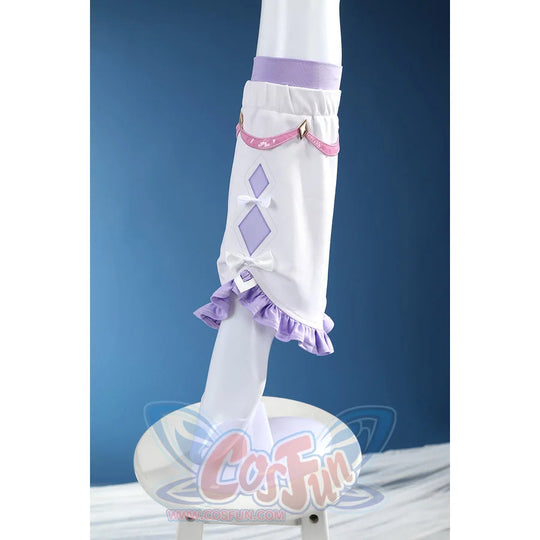 Genshin Impact Citlali cosplay costume pairs a white arm sleeve with purple ruffles and bows.