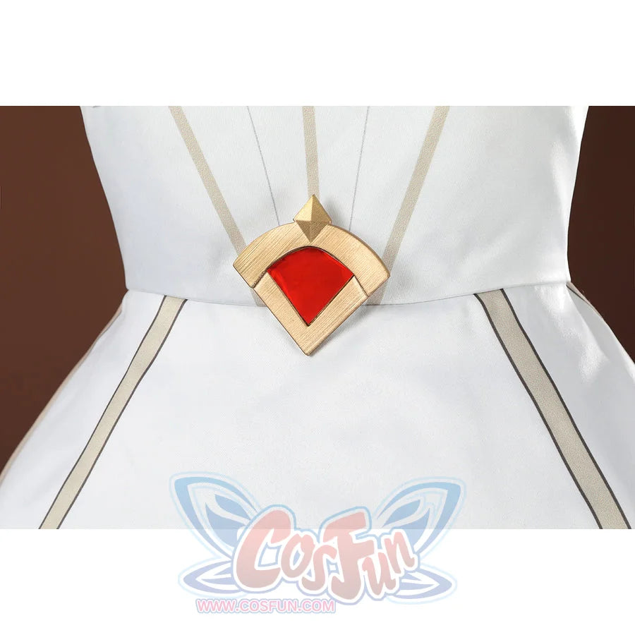 Genshin Impact Sandrone cosplay costume captures the waist details with a gold fan brooch and red gem.