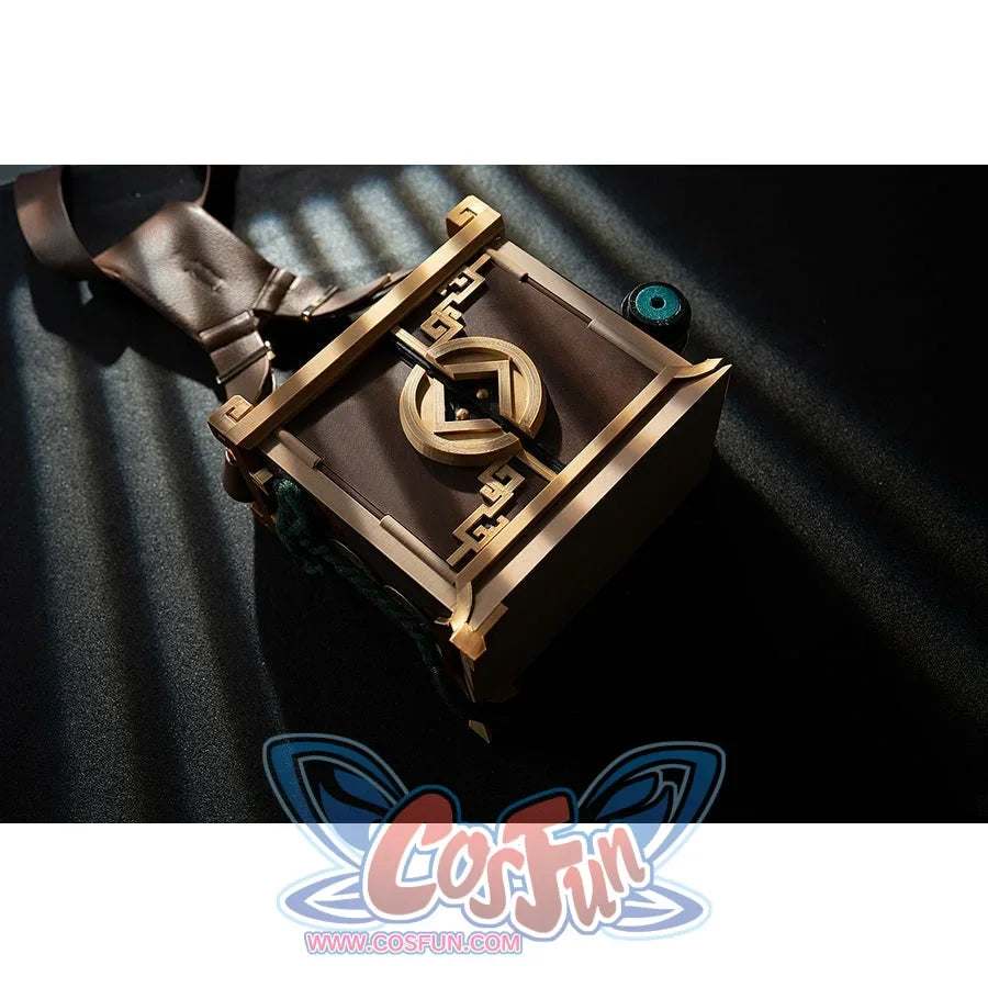 Genshin Impact Yanfei cosplay waist accessory detail opens a gold-tone frame over dark panels.