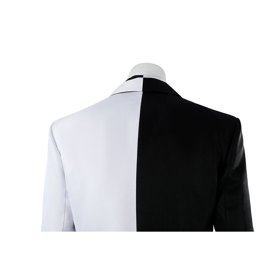 Harvey Dent Two-Face cosplay back shoulder detail divides the white and black jacket halves.