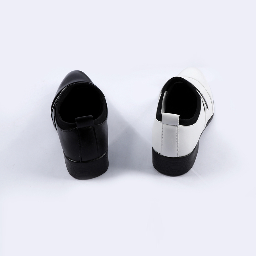 Harvey Dent Two-Face cosplay shoes back view contrasts black and white heels with pull tabs.